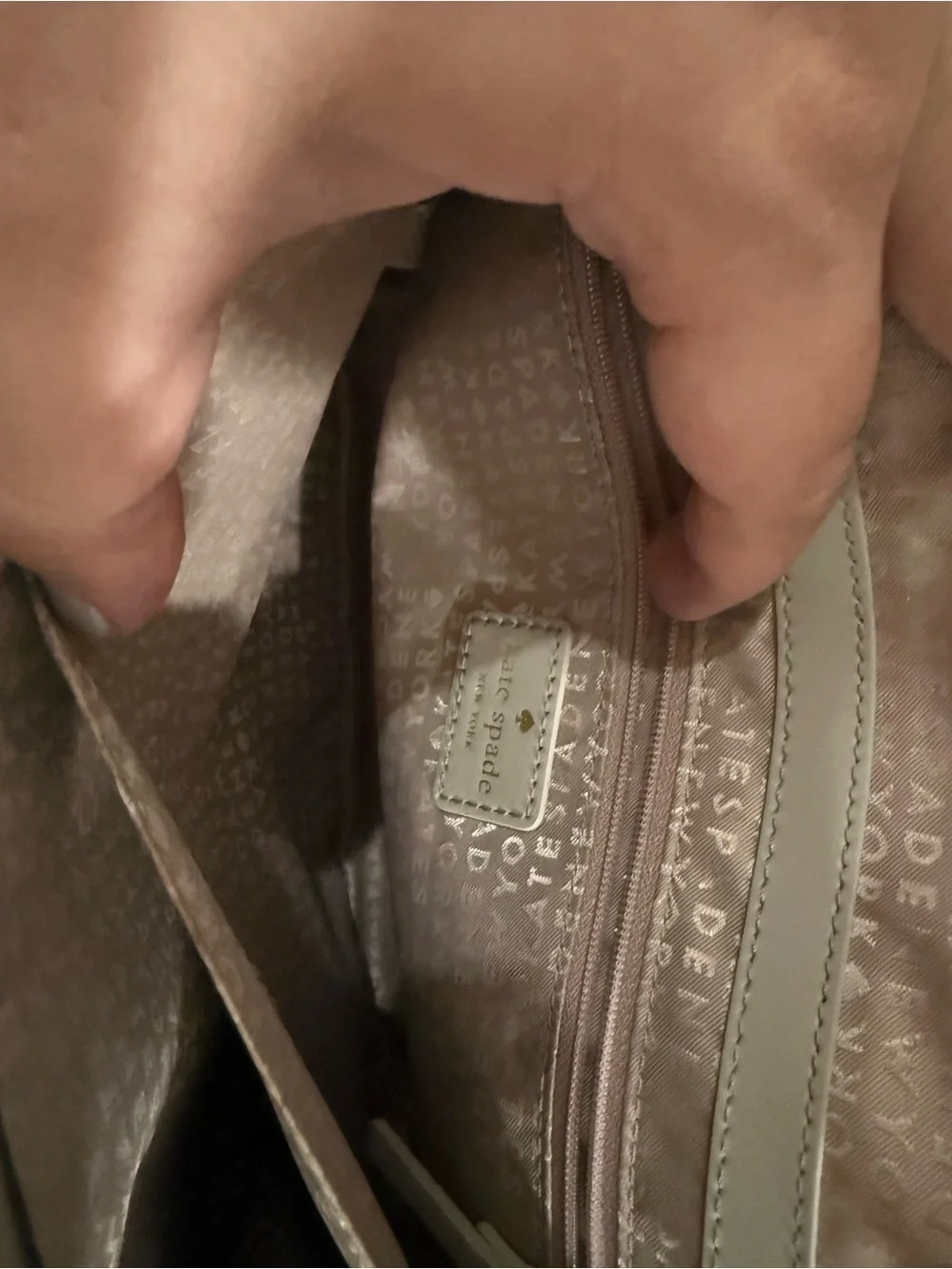 kate spade beige leather shoulder bag with gold-tone logo and dust bag